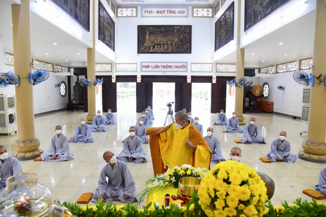 Lễ truyền giới Sa di Phương Trượng